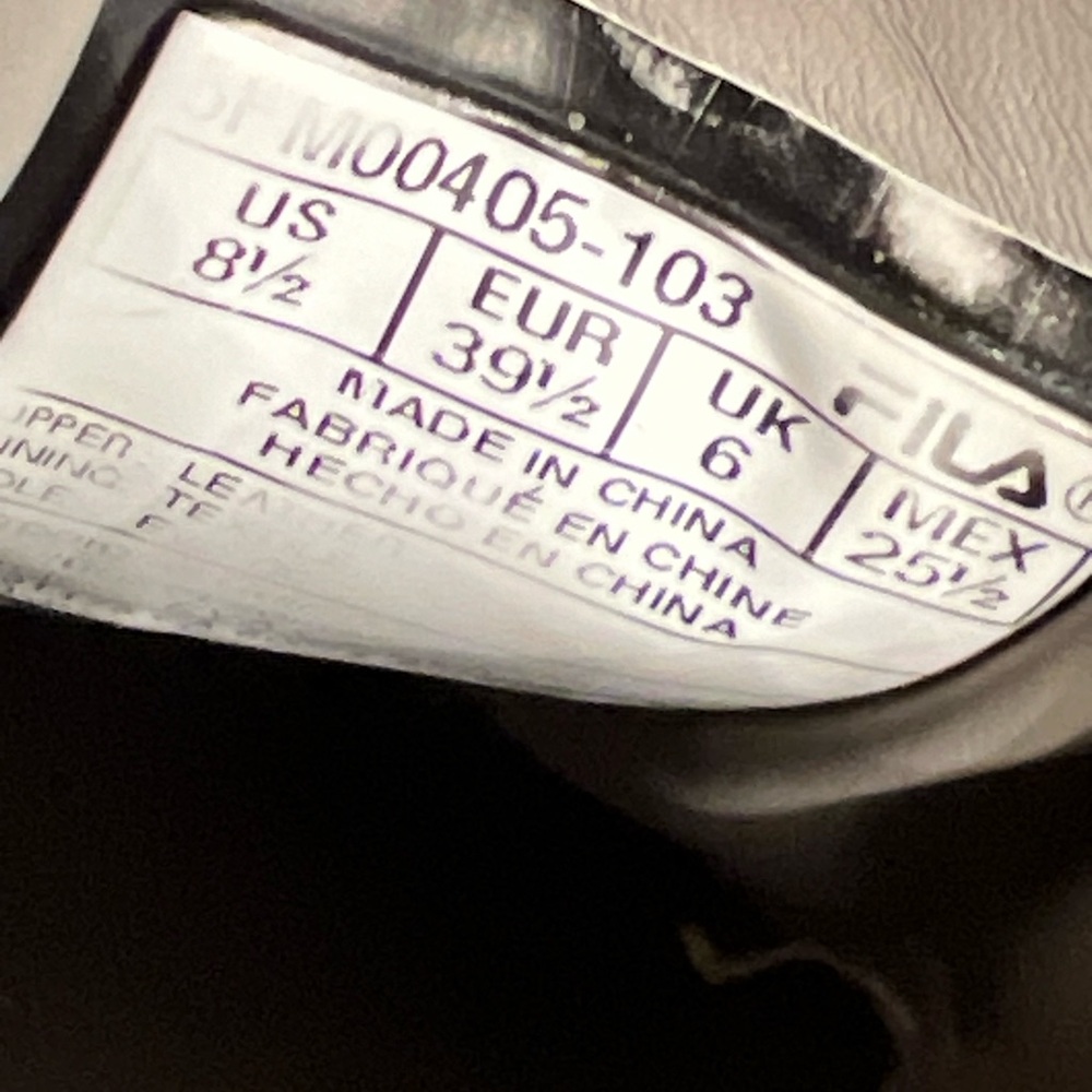 Fila Disruptor Ii Script Distressed Size 8.5 Women - image 4